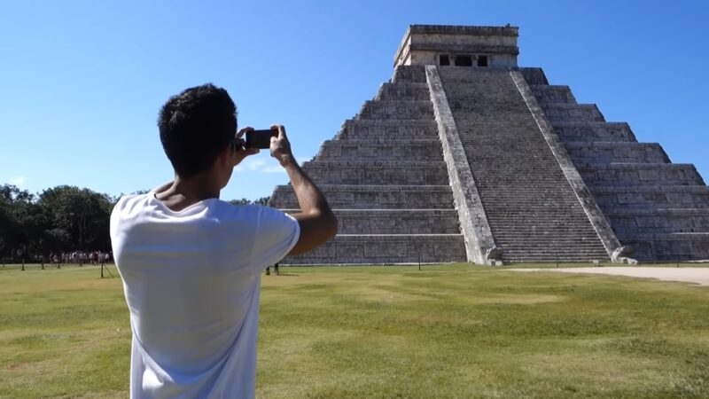 Respectful Photography at your chichen itza trip